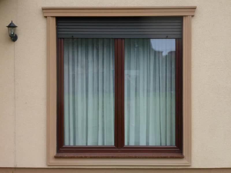 Corniche de fenêtre GO2 - style architectural traditionnel Personnalisée - Coupes et finition d’usine – gratuites.