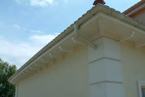 Corbeau Décoratif De Façade KR6 : Minimalisme et Élégance