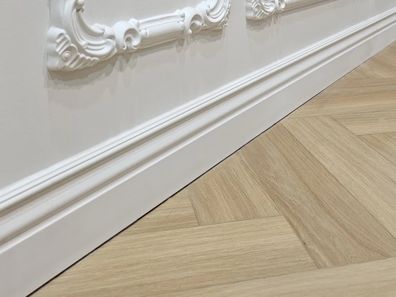 Plinthe Premium en polymère – D1PL110T