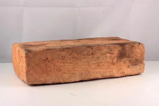 Appui de fenêtre extrême 3,5 cm, finition droite à gauche