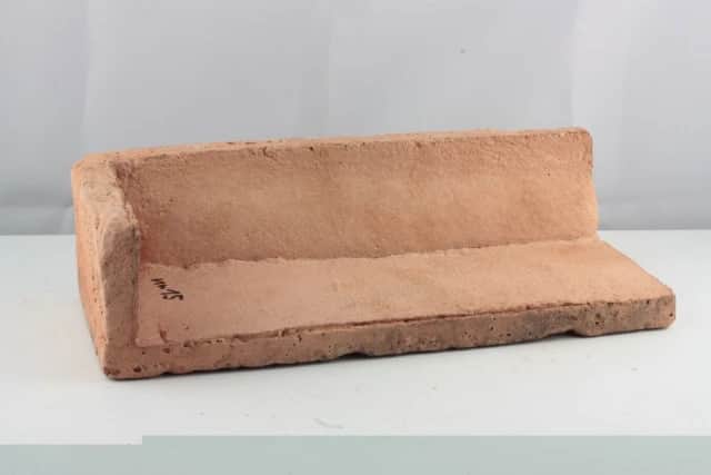 Appui de fenêtre/bord d'escalier, finition droite de 1,5 cm à droite